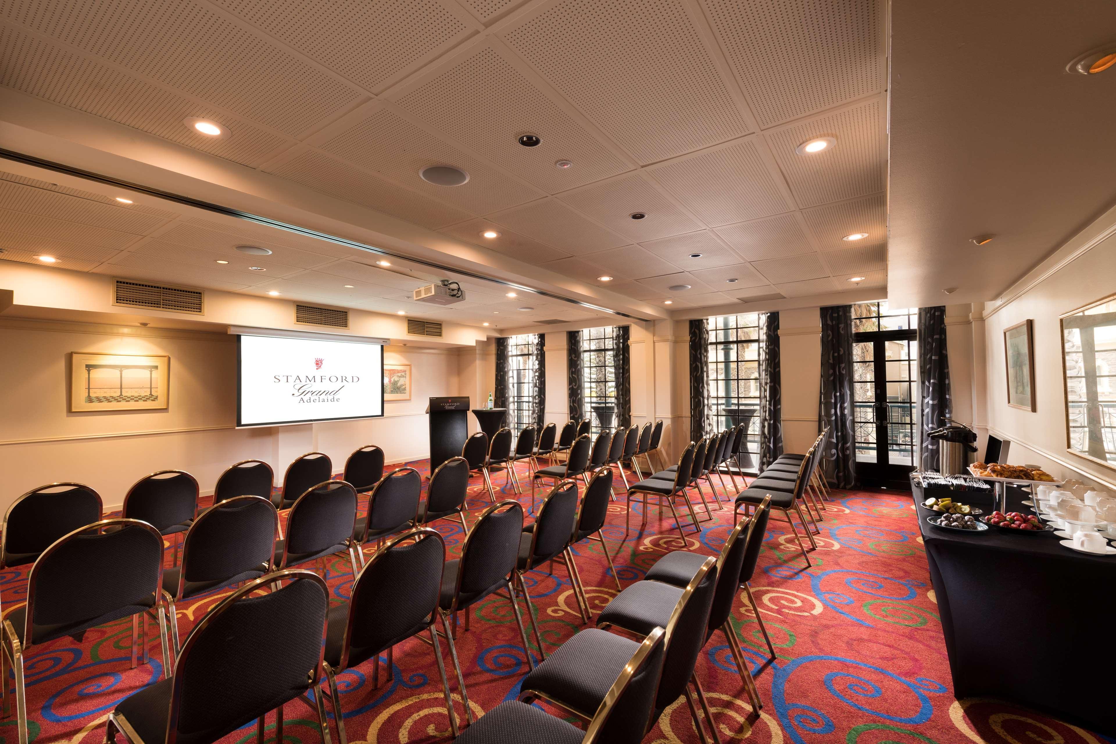 Stamford Grand Adelaide Hotel 5*